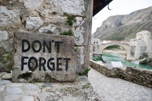 Read more about the article IGK: Saopćenje povodom 27 godina od barbarskog rušenja Starog mosta – mostarski urbicid