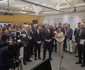 Read more about the article Poruka konzulici BiH u Čikagu: Vi predstavljate BiH, a ne entitet RS.