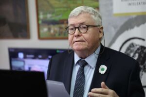 Read more about the article Profesor Petigru, uz podršku inicijative “Svijet za Bosnu”, pisao Marti Kos: Zatražene sankcije za zvaničnike Srbije i RS